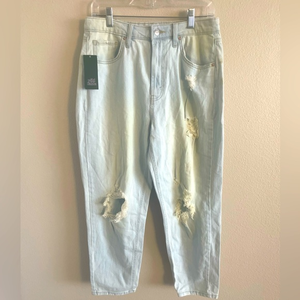 WILD FABLE NWT Super High Rise Distressed Mom Jean Light Wash Denim Jean Size 30
